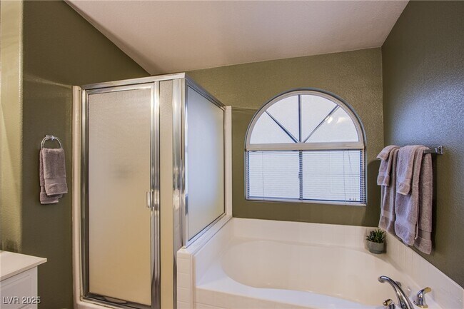 Building Photo - 5106 Stone Cove St