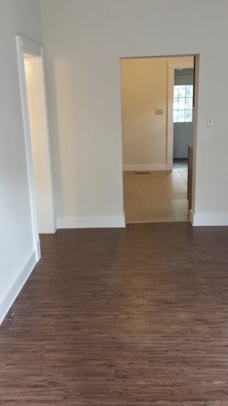 Building Photo - 418 N Buchanan St