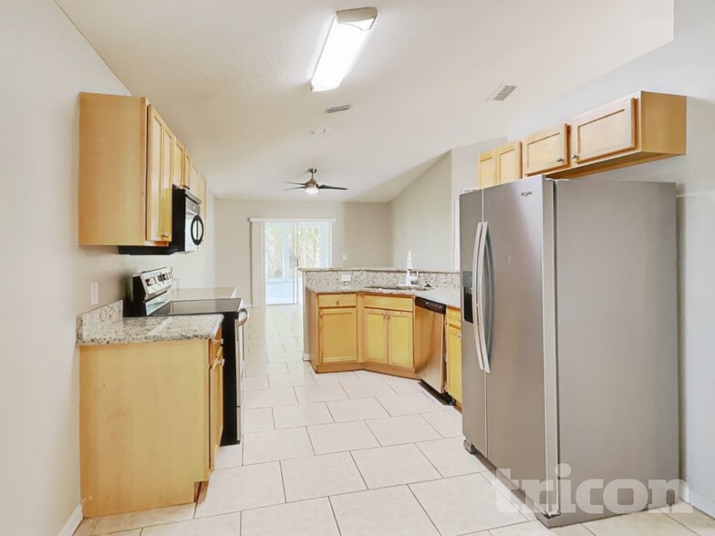 Building Photo - 10845 Laxton St