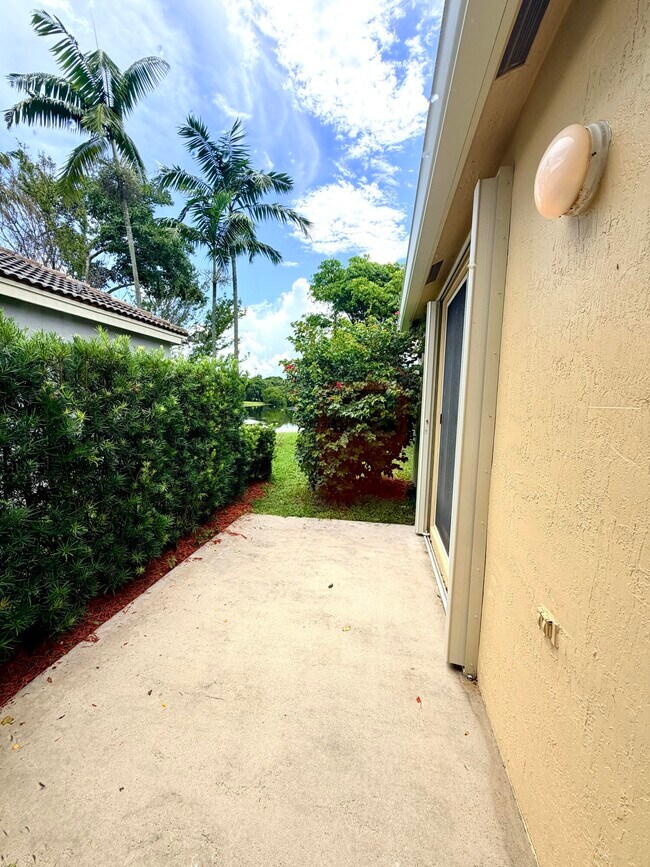 Building Photo - 673 Conservation Dr