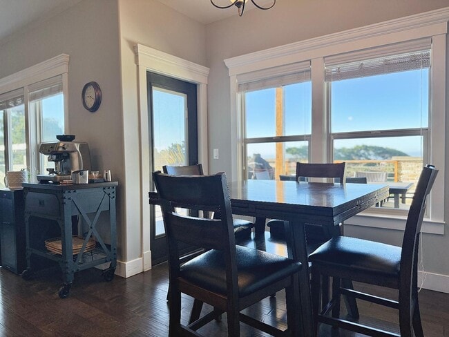 Building Photo - 760 Beachwood Ct