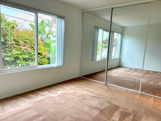 Building Photo - 33936 Alcazar Dr