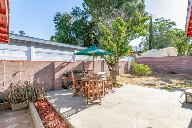 Building Photo - 10706 Rhodesia Ave