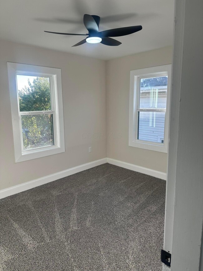 Building Photo - 1277 E 18th Ave