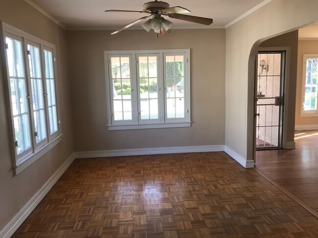 Building Photo - WOOD STREET BEAUTY!!!