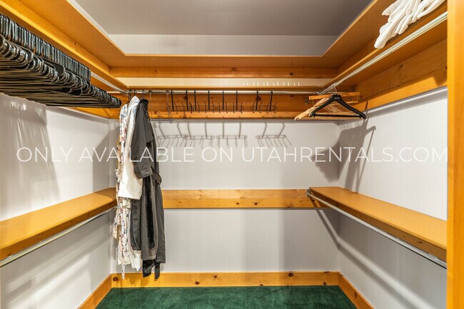 Building Photo - 2718 Stewart Rd