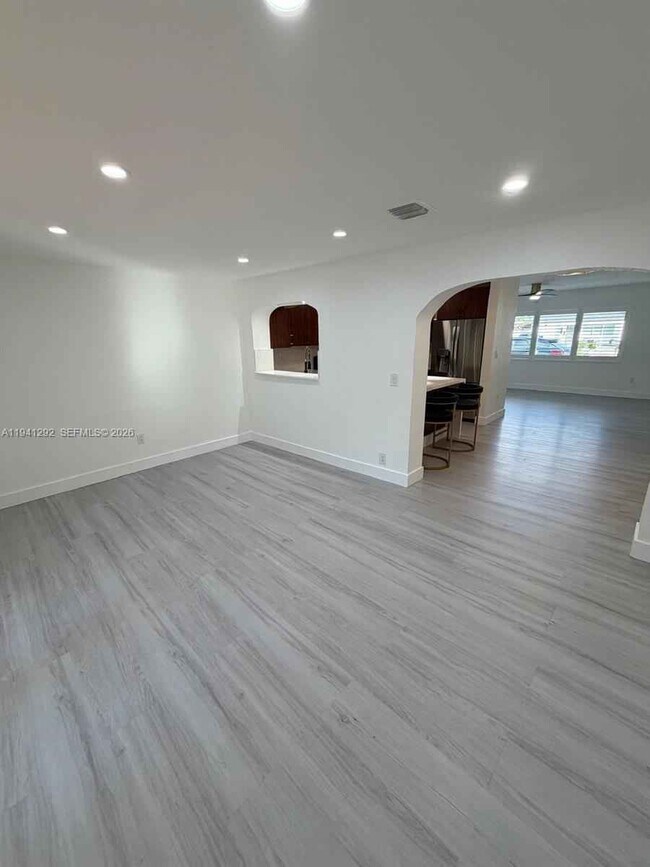 Building Photo - Southwest 96th Avenue, Miami, FL 33165 - 3 BR 2 BA single-family home