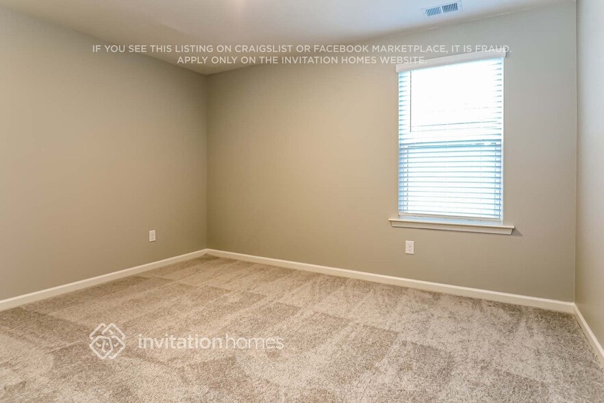 Building Photo - 617 Friesland Dr