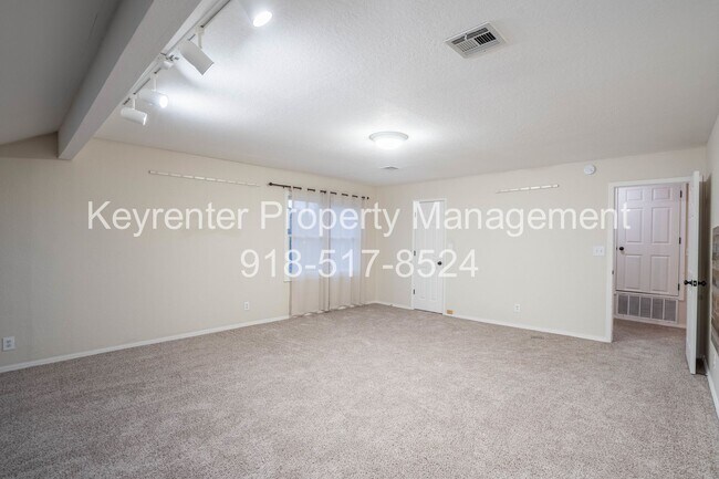 Building Photo - 4 Bed | 3 Bath in Central Tulsa!
