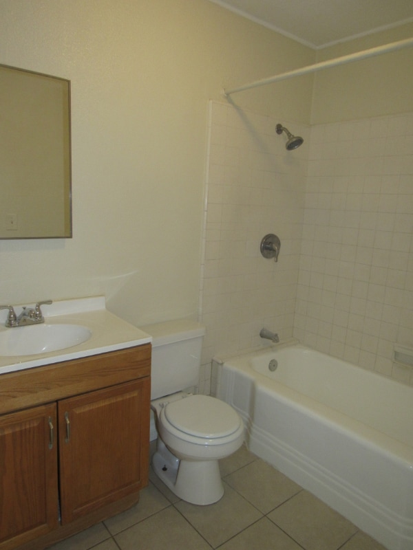 Building Photo - 304 E Sunkist St