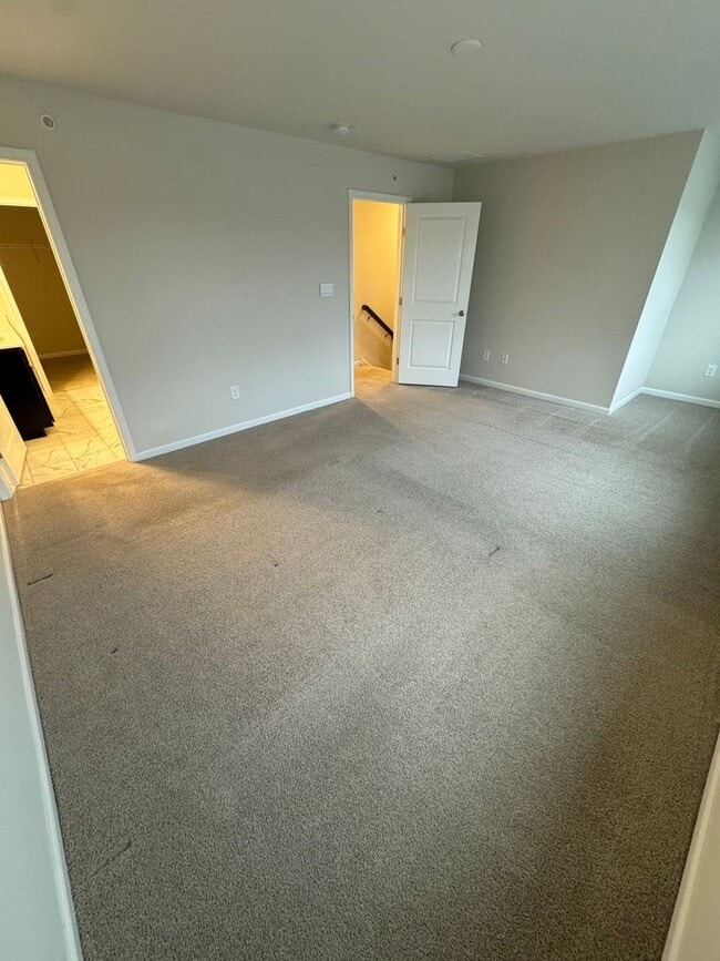 Building Photo - THREE BEDROOM NEW CONSTRUCTION PARKLAND SCHOOLS Townhome