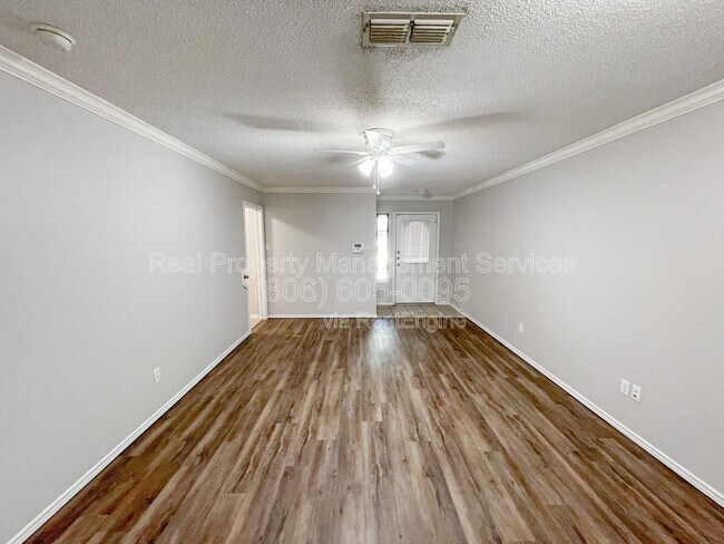 Building Photo - 621 N Elkhart Ave