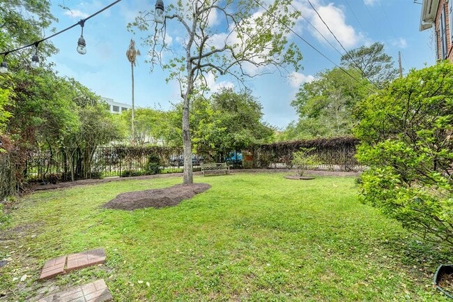 Building Photo - 57 Briar Hollow Ln