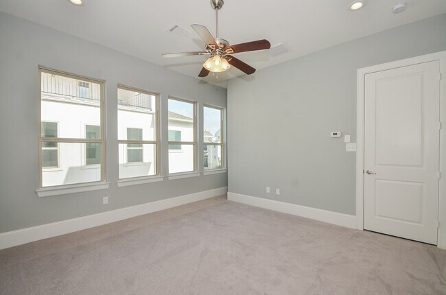 Building Photo - 4609 Nett St