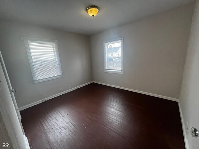 Building Photo - 3915 Hillside Ave