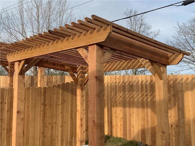 Building Photo - 379 Joanne Lp