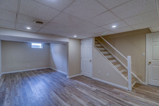 Building Photo - THIS IS THE ONE YOU HAVE BEEN WAITING FOR!...