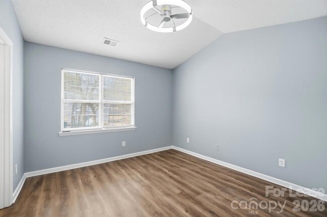 Building Photo - 1760 Forest Side Ln