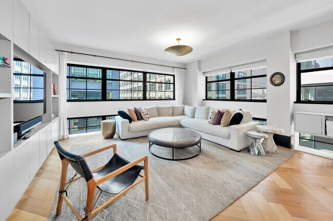 Building Photo - 51 Jay St