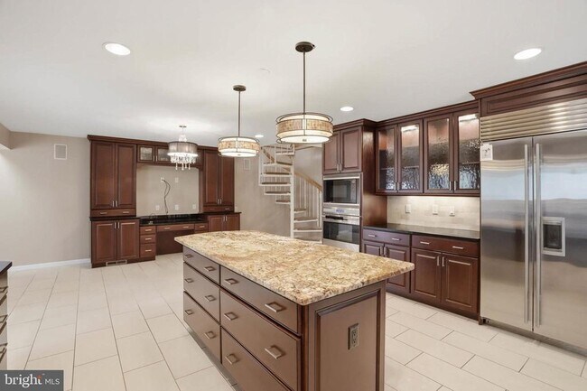 Building Photo - 6614 Corina Ct