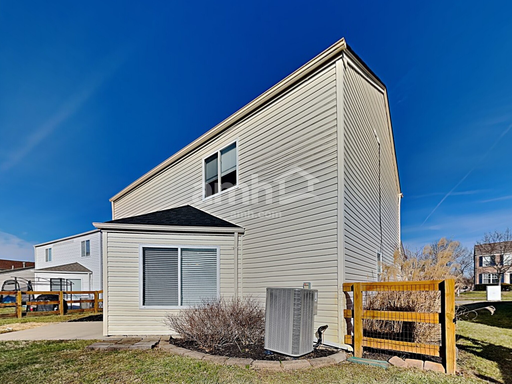 Building Photo - 2238 Antoinette Way