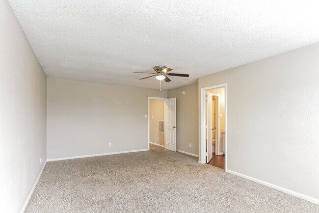 Building Photo - 1170 Freemont Ln