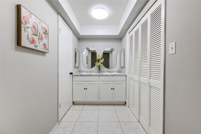 Building Photo - 10514 Rancho Bernardo Ln