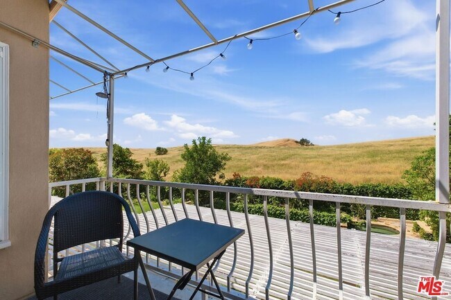 Building Photo - 6003 County Oak Rd