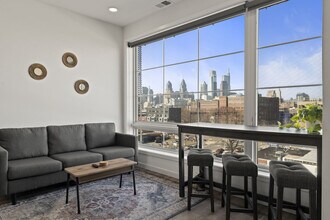 Building Photo - 501 N Perth St