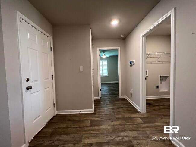 Building Photo - 23904 Songbird Dr