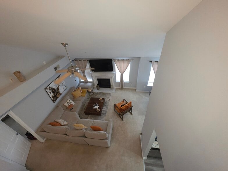 Living room - 5908 Founders Hill Dr