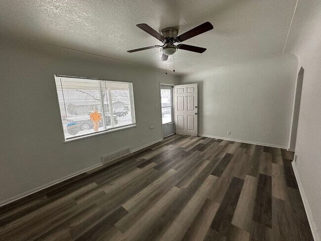 Building Photo - Spacious 4 Bedroom Home | 2 Living Rooms | Large Fenced Yard | 1,700+ Sq Ft