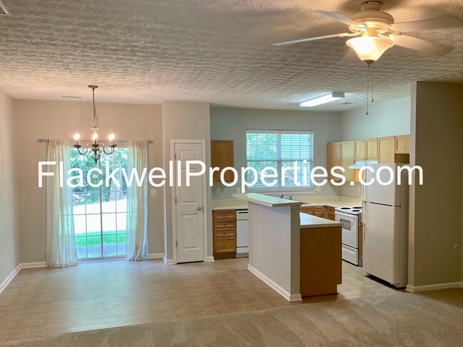 Building Photo - New Carpet, New Paint, Well Maintained Hom...