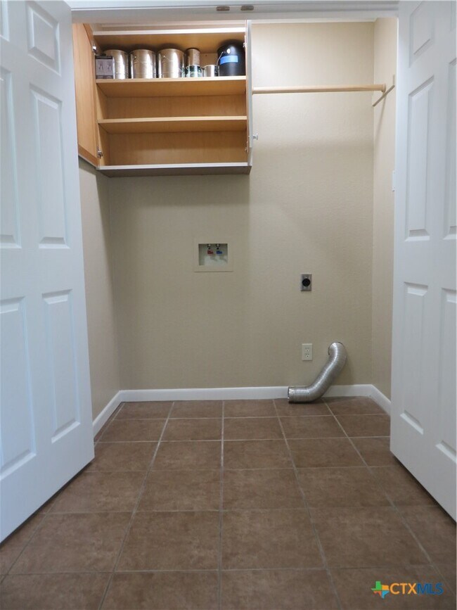 Building Photo - 1339 Mockingbird Ln