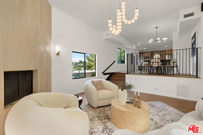 Building Photo - 8506 Oak Ct