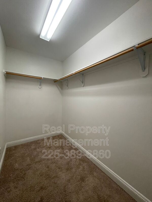 Building Photo - 7948 Antebellum Ave