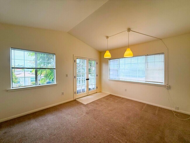 Building Photo - Welcome to This Charming 3BR/2BA Ocean Beach Coastal Home