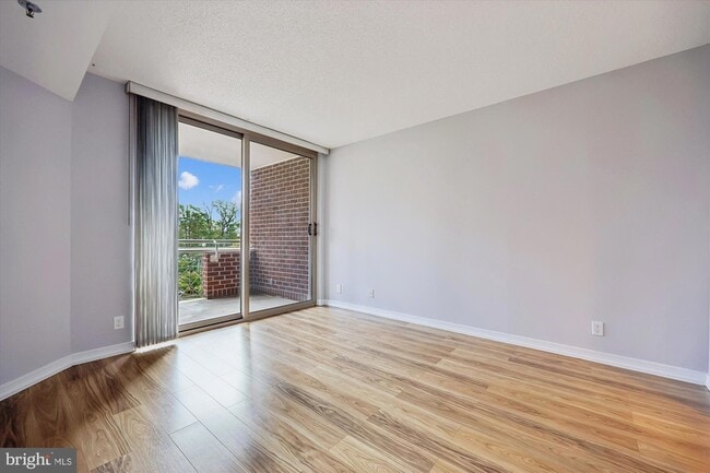 Building Photo - 5809 Nicholson Ln