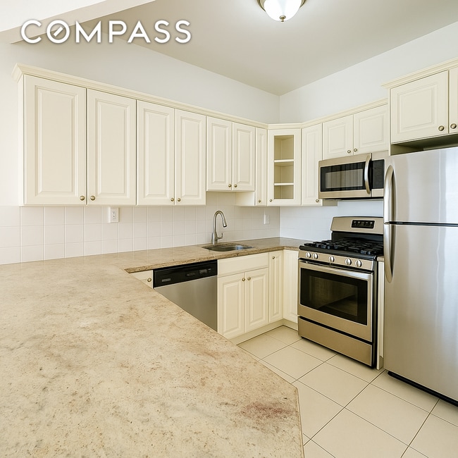 Building Photo - 37-15 Broadway