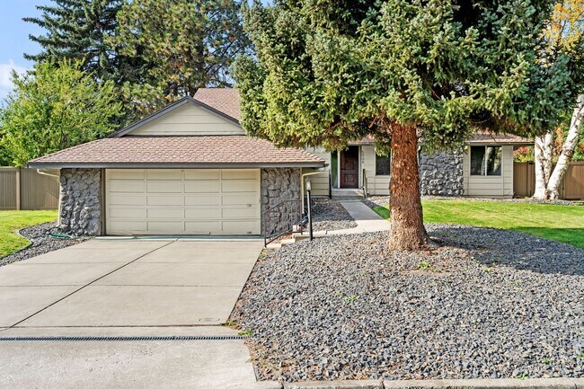 Building Photo - Gorgeous South Hill Home W/ $1000 Move in ...