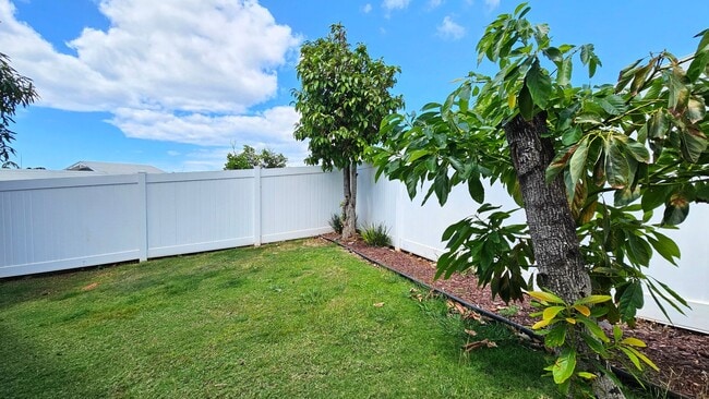 Building Photo - Waialae Nui Ridge - Renovated 4 bedroom, 3...