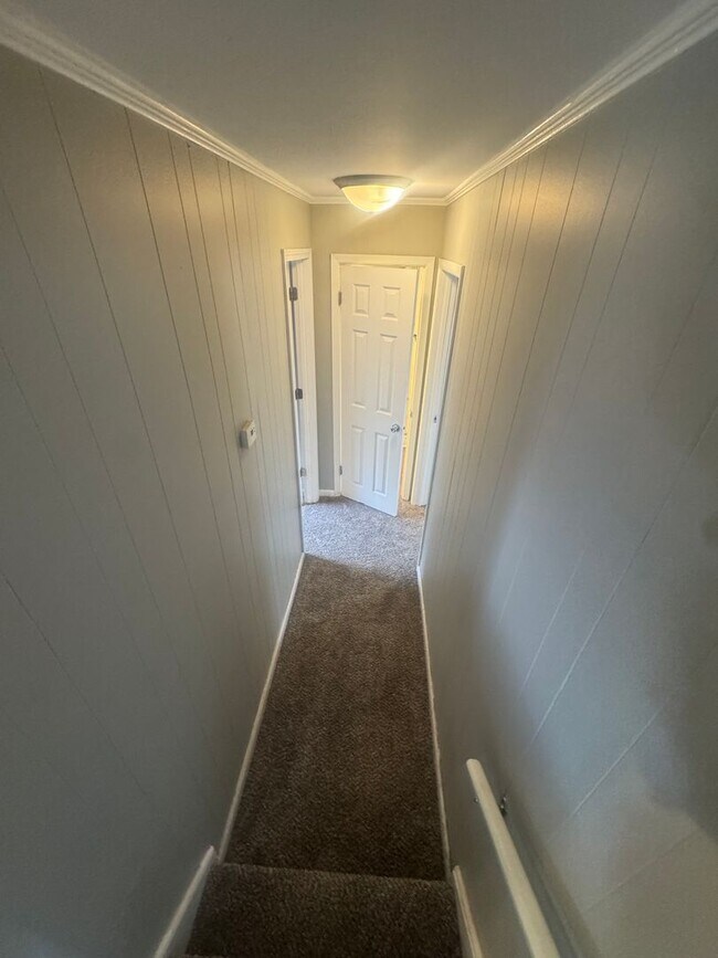 Building Photo - Gorgeous West Lafayette 4 bedroom Home - New Kitchen, Many Upgrades!