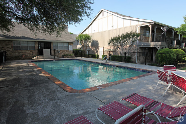 Pool - London Square Apartments