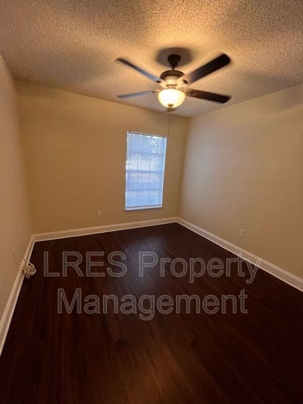 Building Photo - 3651 N Goldenrod Rd