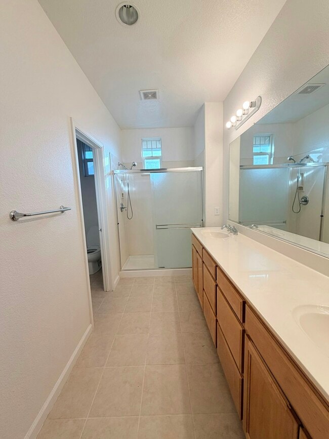 Building Photo - 4375 Tropaz Ln