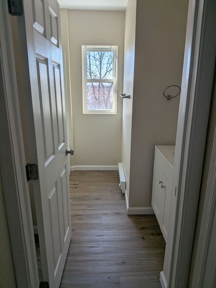 Building Photo - Spring Street Gardens