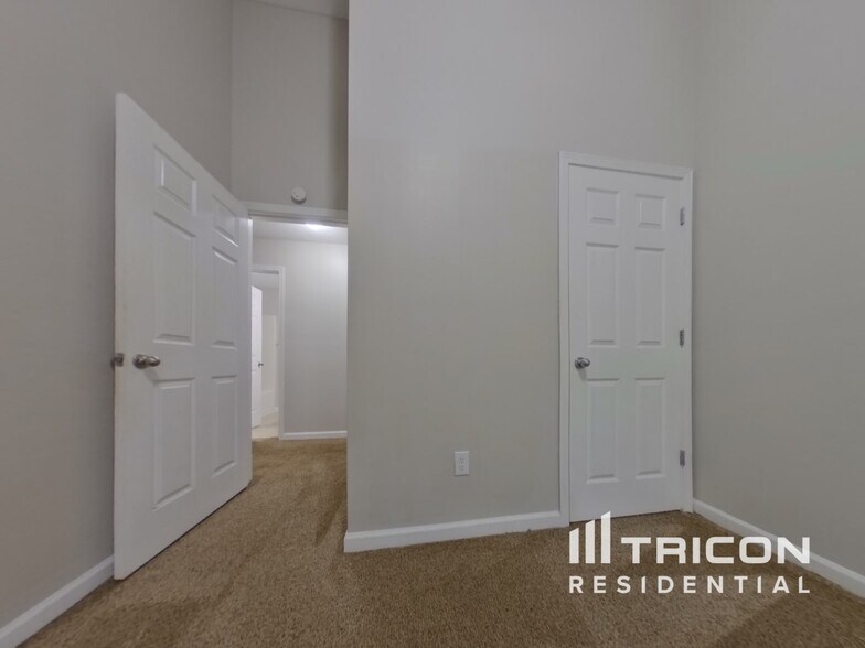 Building Photo - 4878 Brookwood Pl