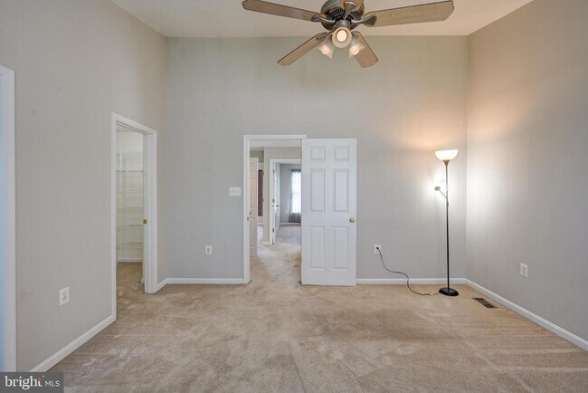 Building Photo - 4624 Kings Mill Way