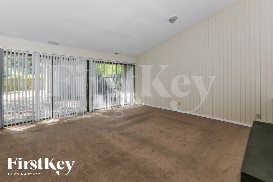 Building Photo - 5233 Edenshire Ave