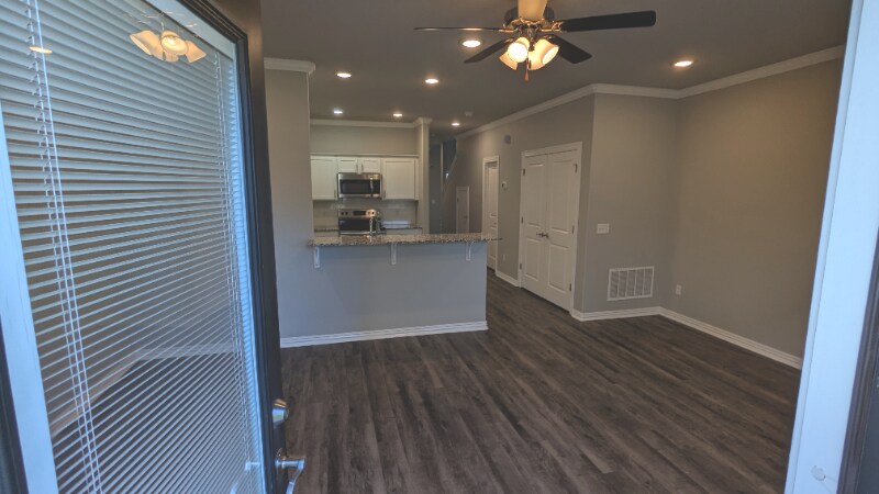 Building Photo - 2649 S Kilimanjaro Way
